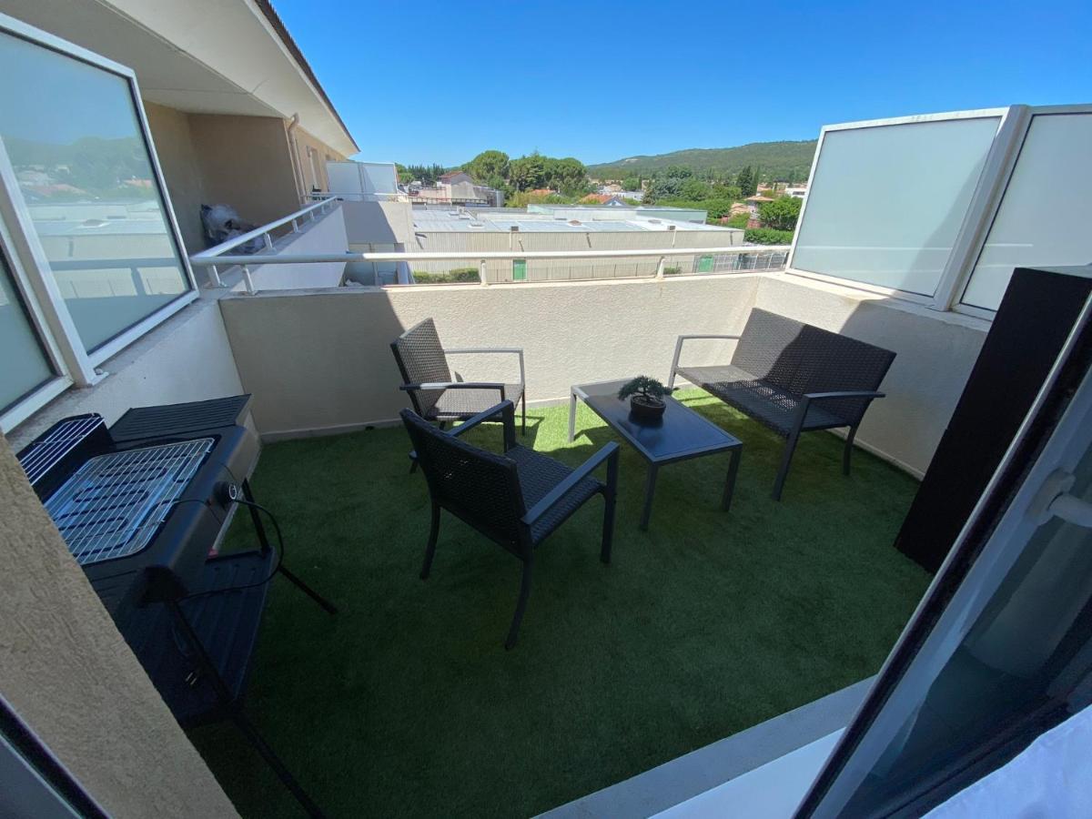 Studio Brignoles Piscine Emplacement Ideal Exterior foto